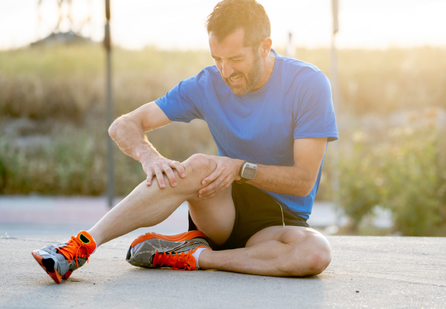 Common Causes & Solutions For Persistent Hip & Knee Pain